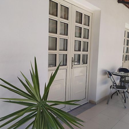 Retzos Rooms Himarë Exterior foto