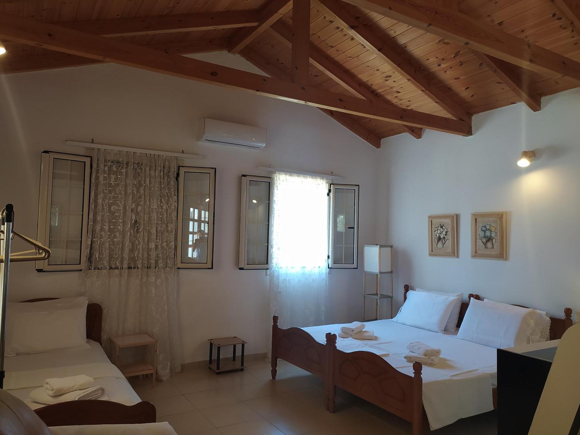 Retzos Rooms Himarë Exterior foto