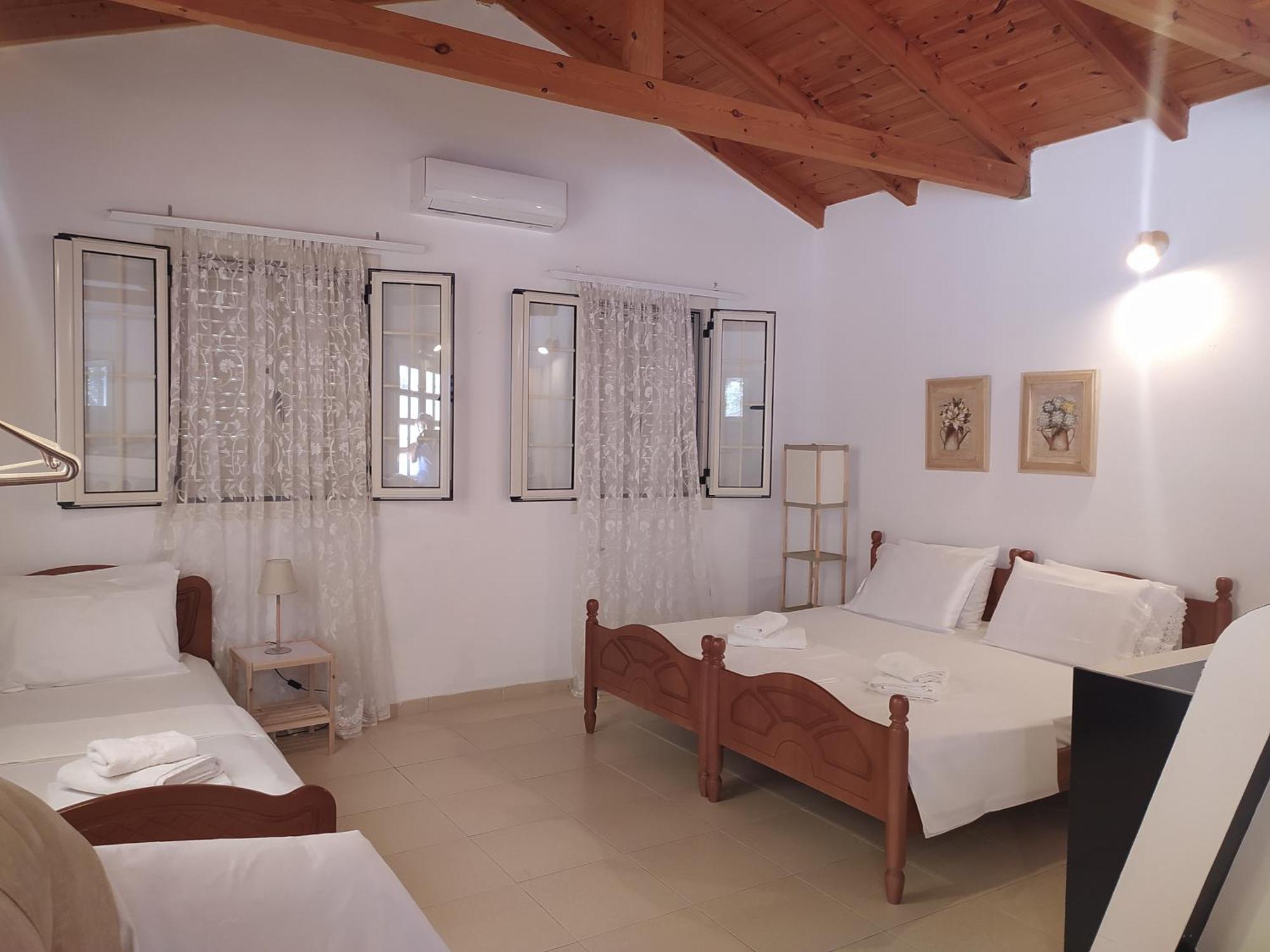 Retzos Rooms Himarë Exterior foto